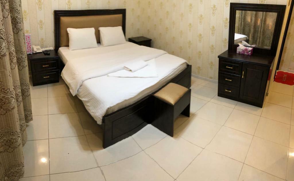 דובאי Tvs Hotel מראה חיצוני תמונה